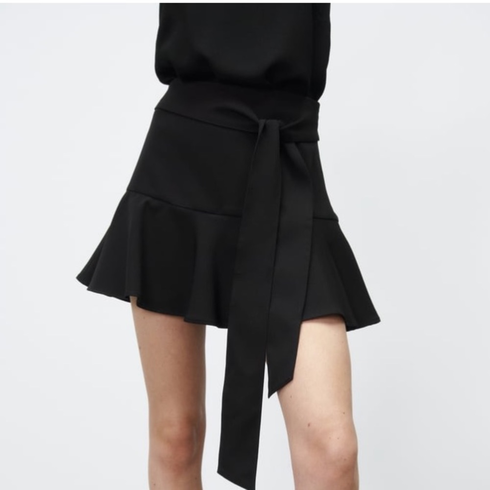 Zara Black Bow Trim Skort